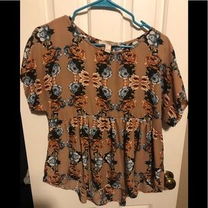 Flowered tunic, flowy